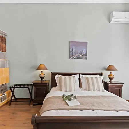 2 Bdr In Old Town Apartmán