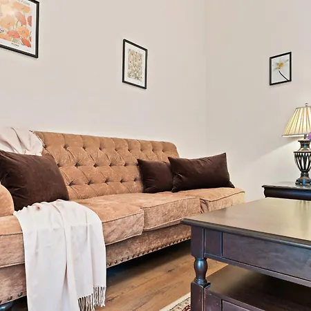 Apartament 2 Bdr In Old Town *